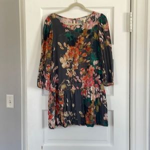 Vintage looking floral short dress with 3/4 sleeves